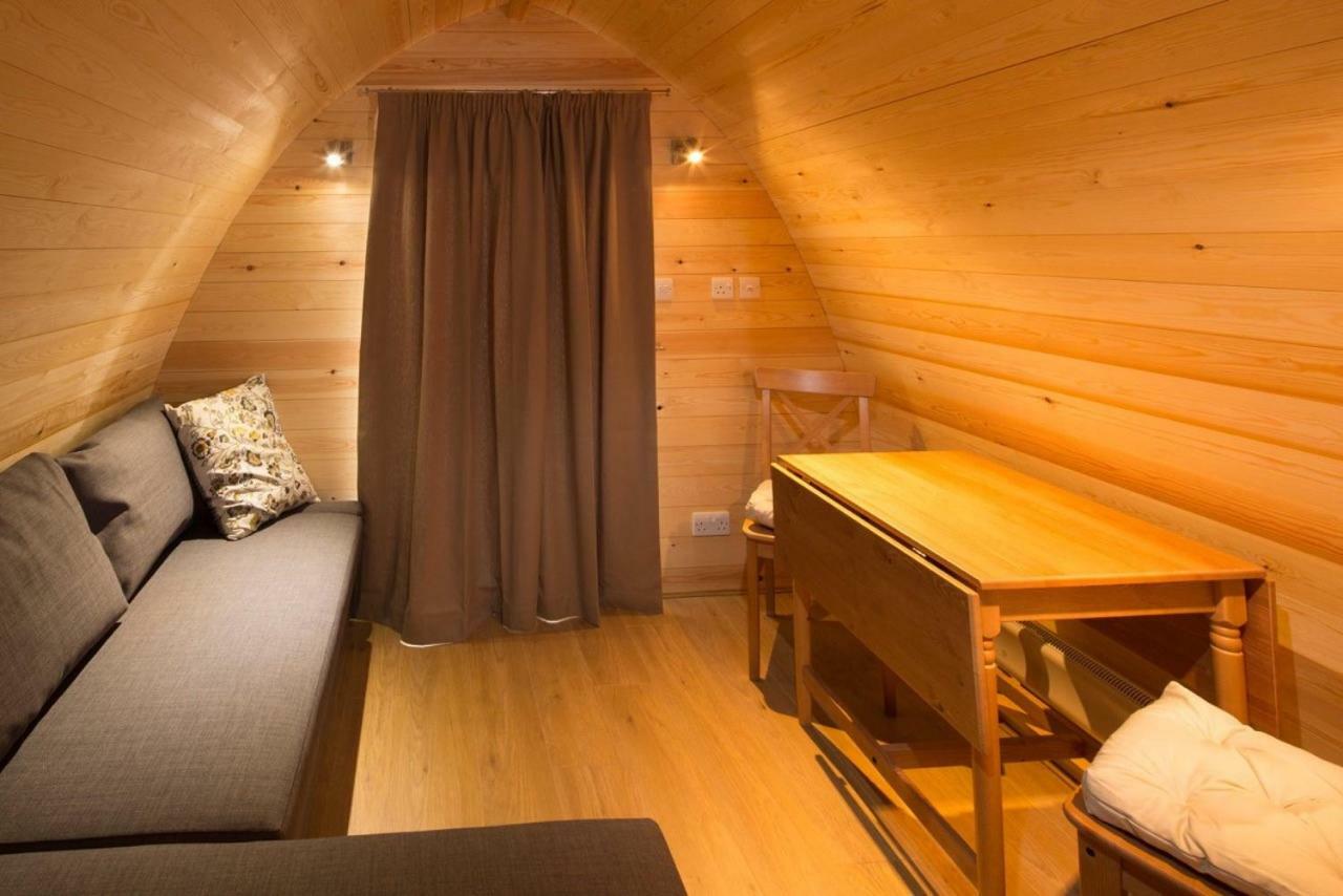 Lupin Glamping Pod Hotell Cheltenham Exteriör bild