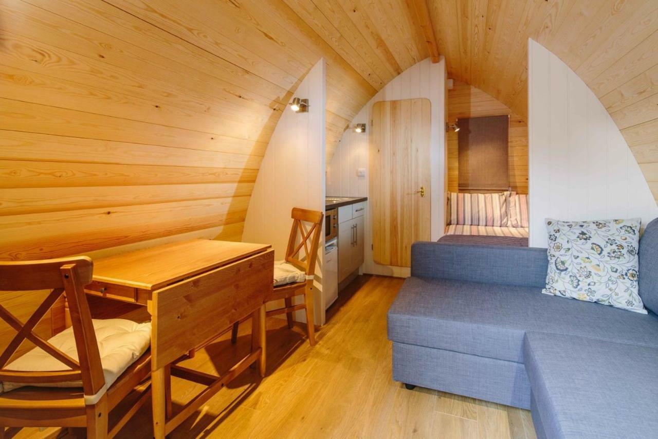 Lupin Glamping Pod Hotell Cheltenham Exteriör bild