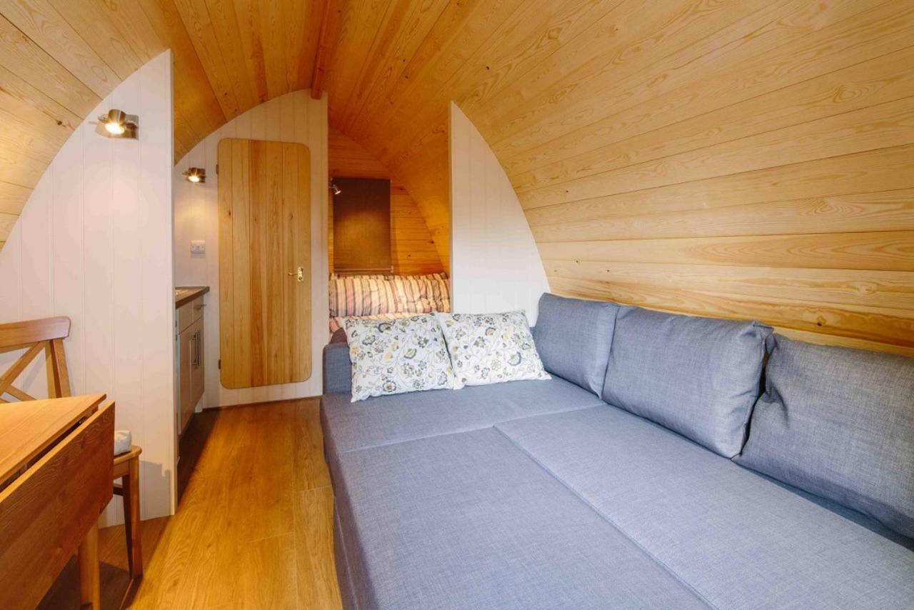 Lupin Glamping Pod Hotell Cheltenham Exteriör bild