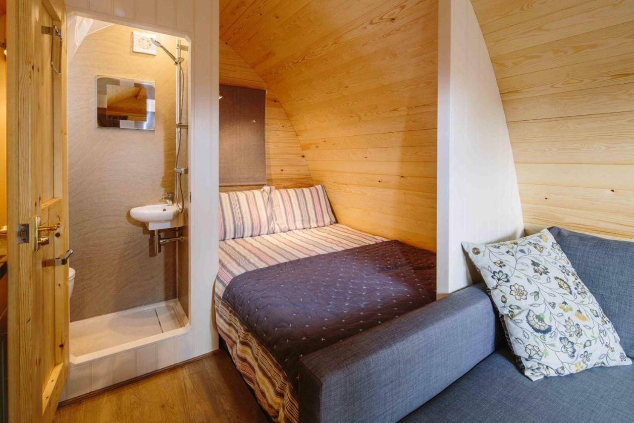 Lupin Glamping Pod Hotell Cheltenham Exteriör bild